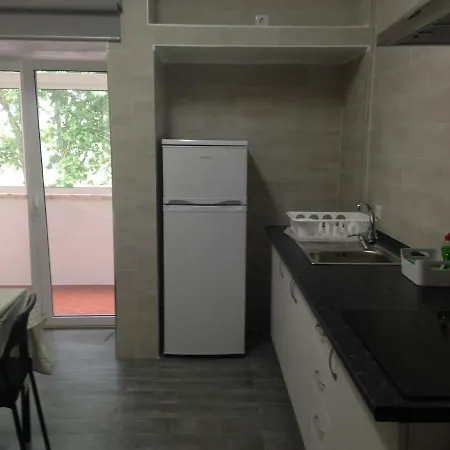 Nas Palhas Deitado 3*