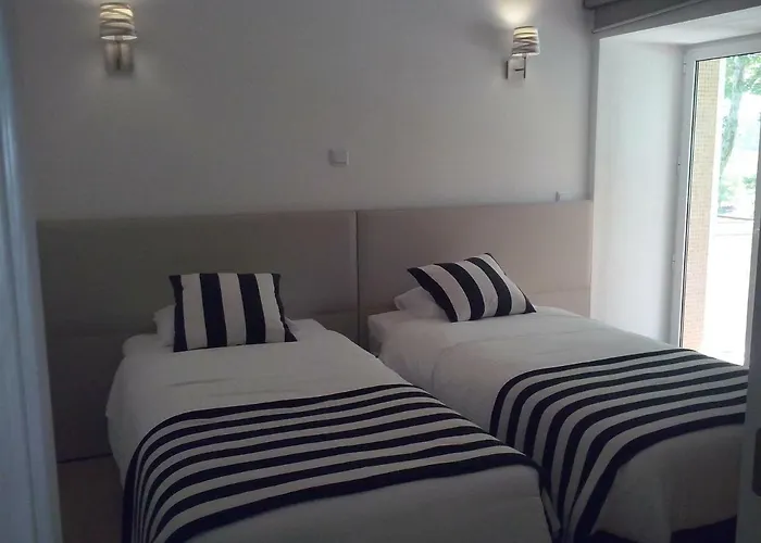 Nas Palhas Deitado 3* Fatima